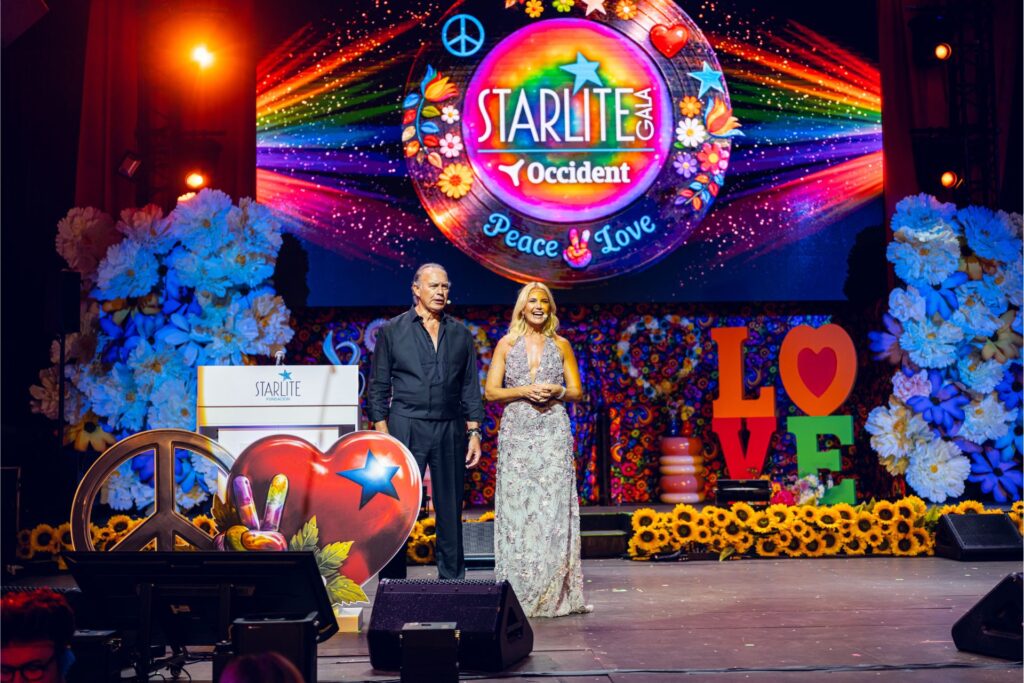 Bertín Osborne y Valeria Mazza en el escenario de la Gala Starlite.
