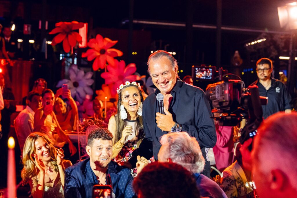 Michael Bublé, Luisana Lopilato, Sandra García-Sanjuán y Bertín Osborne en la mesa de la Gala Starlite.